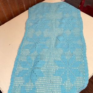 Vintage crocheted table scarf/runner